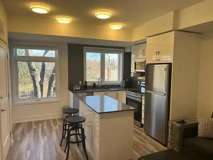2 Bed Town Ideal For A Fun-Filled Family Vacation Niagara Falls Apartment